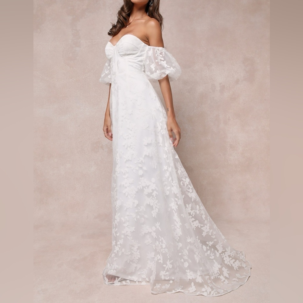 LULU’S Romantic Dedication White Floral Off-the-Shoulder Gown size small